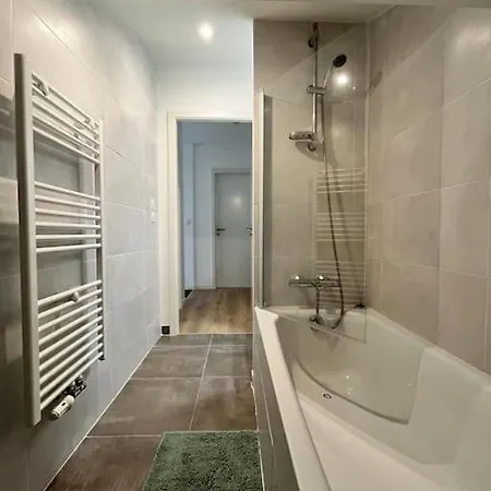 Apartment Spacieux Neuf Au Coeur De Bisca