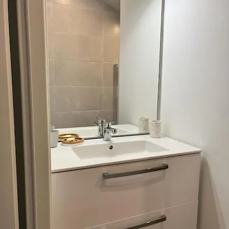 Spacieux Neuf Au Coeur De Bisca Apartment