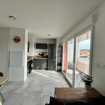 Spacieux Neuf Au Coeur De Bisca Apartment
