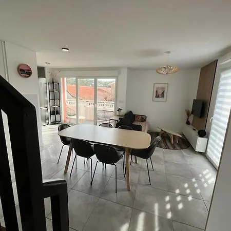 Spacieux Neuf Au Coeur De Bisca 比斯卡罗斯